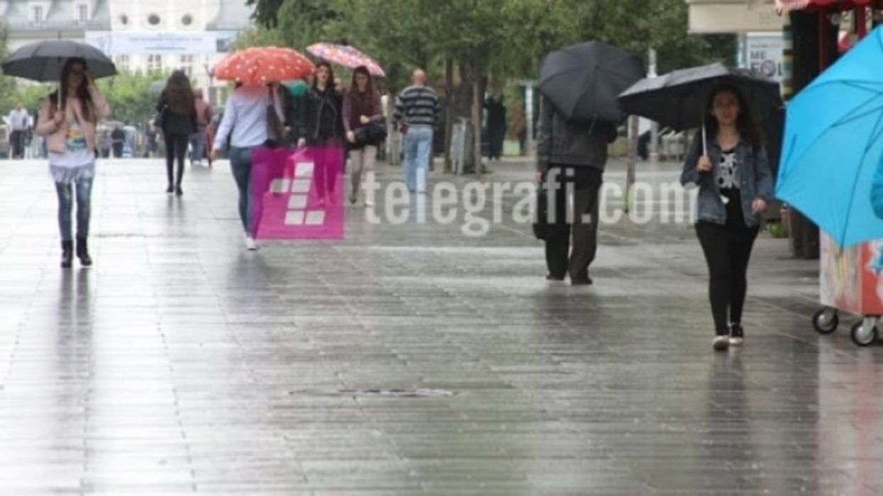 DPHM: Deri të shtunën mot me shi dhe vranësira, të dielën do të kemi temperatura më të larta dhe mot stabil DPHM: Deri të shtunën mot me shi dhe vranësira, të dielën do të kemi temperatura më të larta dhe mot stabil