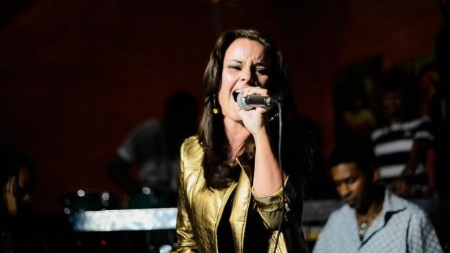 2016/01/linda-mendon-p-euml-r-ldquo-the-voice-of-usa-rdquo_hd.jpg