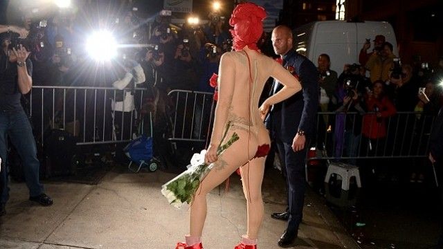 2016/01/gaga-veshje-nudo-p-euml-r-dit-euml-lindje-foto_hd.jpg