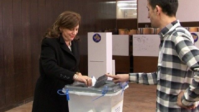 2016/01/votoi-edhe-kryetarja-e-kqz-s-euml-valdete-daka_hd.jpg