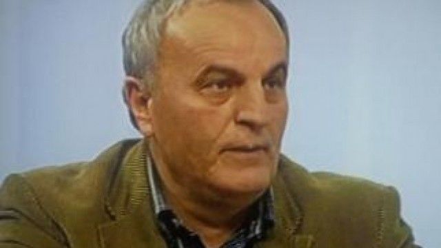 2016/01/kelmendi-riza-salihu-i-p-euml-rfshir-euml-n-euml-vrasjen-e-v-euml-llez-euml-rve-g-euml-rvalla-dhe-kadri-zek-euml-s_hd.jpg