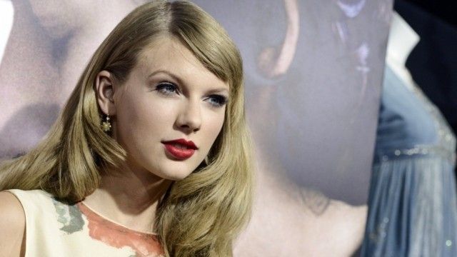 2016/01/taylor-swift-feston-dit-euml-lindjen-si-yll-i-v-euml-rtet_hd.jpg