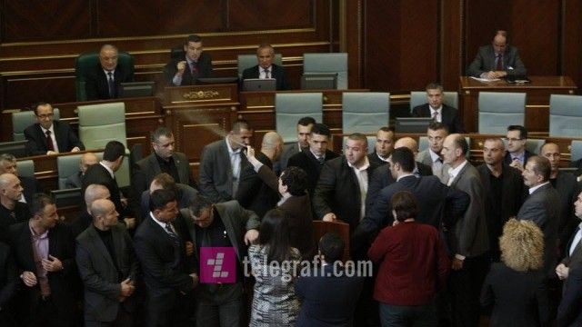 2016/01/kronologji-e-ngjarjeve-t-euml-sotme-n-euml-kuvendin-e-kosov-euml-s-video_hd.jpg