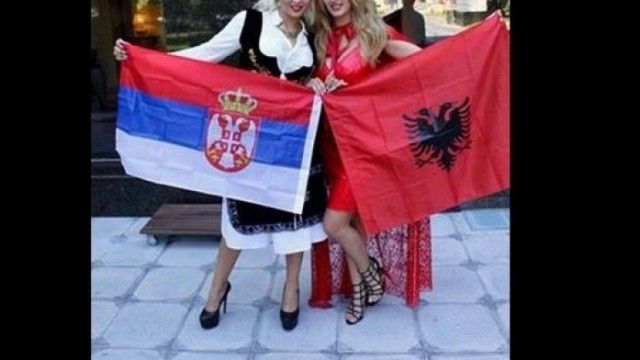 2016/01/shqiptar-euml-e-serb-euml-s-euml-bashku-para-ndeshjes-foto_hd.jpg