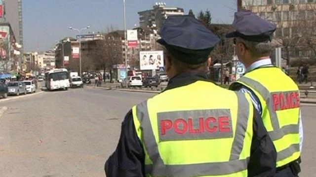 2016/01/p-euml-r-vet-euml-m-24-or-euml-policia-shqiptoi-403-tiketa-trafiku_hd.jpg