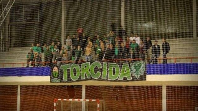 2016/01/torcida-e-pak-euml-naqur-bllokon-st-euml-rvitjen-e-trep-ccedil-euml-s_hd.jpg