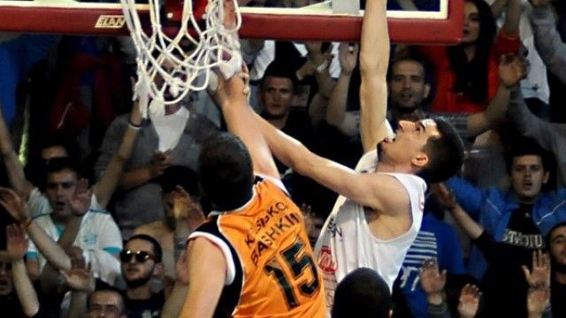2016/01/sigali-e-peja-drejt-fitoreve-t-euml-reja_hd.jpg