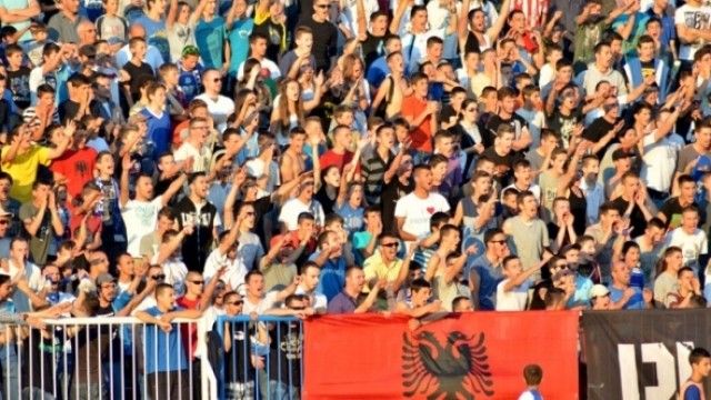 2016/01/edhe-tifoz-euml-t-lsquo-kuq-e-zi-rsquo-e-lsquo-plisat-rsquo-e-bojkotojn-euml-komb-euml-taren-e-kosov-euml-s_hd.jpg