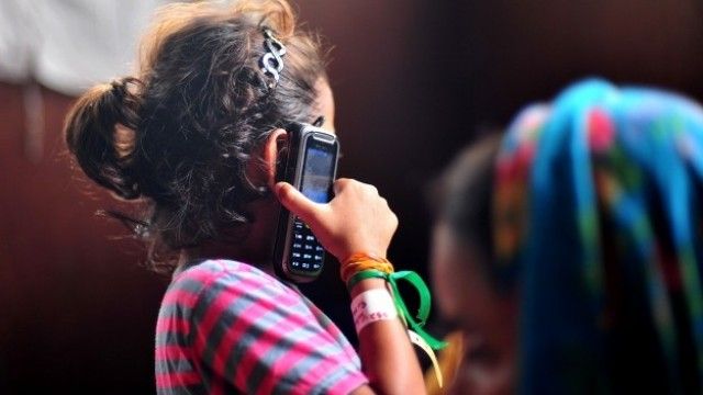 2016/01/studim-shkencor-f-euml-mij-euml-t-n-euml-n-10-vjet-nuk-duhet-t-euml-p-euml-rdorin-telefon-celular_hd.jpg