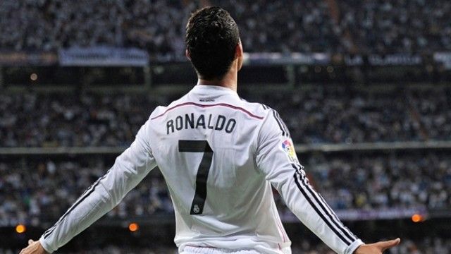 2016/01/ancelotti-ronaldo-m-euml-i-mir-euml-se-zidane-dhe-ibra_hd.jpg