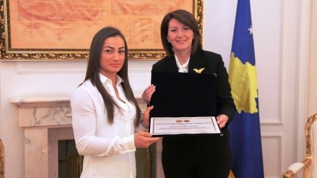 2016/01/majlinda-kelmendi-dekorohet-me-medaljen-presidenciale-t-euml-meritave_hd.jpg