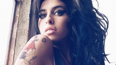 2016/01/amy-winehous.jpg