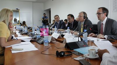 2016/01/mbledhja-e-Komisionit-per-Buxhet-Dhe-Financa-foto-ridvan-slivova-5.jpg