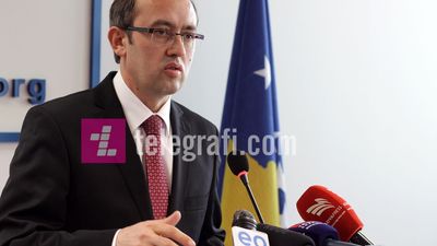 2016/01/Avdullah-Hoti-Udhezimi-Administrativ-per-Shfrytezimin-e-Paisjeve-Elektronike-dhe-Sistemeve-Fiskale-foto-ridvan-slivova-03.jpg