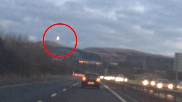 2016/03/UFOs_circle_the_sk_2733978n.jpg