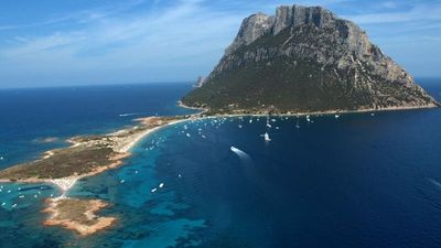 2016/03/Tavolara_Island.jpg