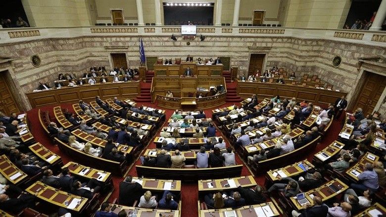 2016/03/Parlamenti-grek.jpg