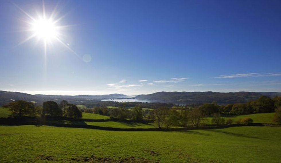 Mot i qëndrueshëm gjatë ditës së sotme, diell në pjesën më të madhe të vendit