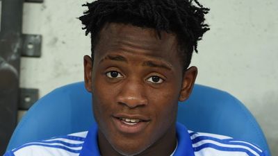 2016/04/MichyBatshuayi.jpg