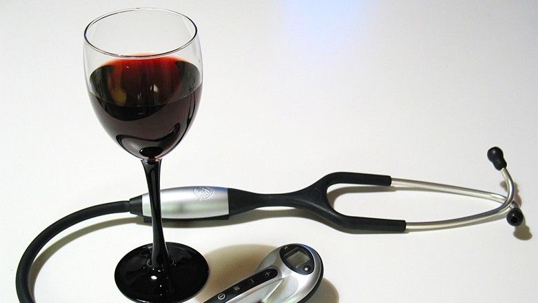 2016/05/stethoscope-and-redwine-4-1533092-1920x1440.jpg