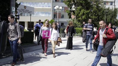 2016/06/gazetaret-bojkotojne-kryesin-e-kuvendit-foto-ridvan-slivova-1.jpg