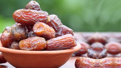2016/06/17-Amazing-Benefits-Of-Dates-For-Skin-Hair-And-Health.jpg