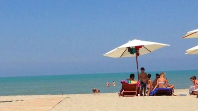 2016/08/durres-plazh.jpg
