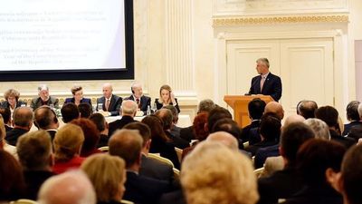 2016/10/thaci-kushtetuesja-pervjetori.jpg