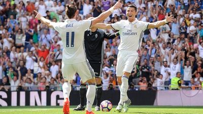 2016/11/bale-real-1.jpg