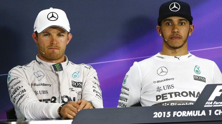 2016/11/lewis-hamilton-nico-rosberg-press-confeence_3289479.jpg