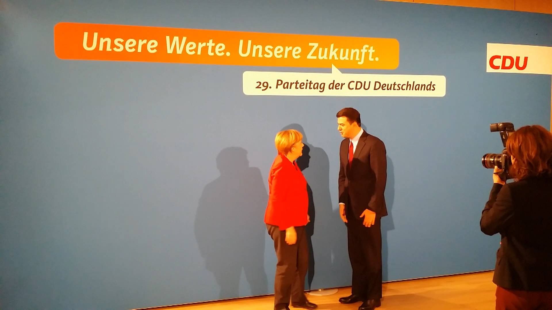 2016/12/basha-merkel-2-e1481120483971.jpg