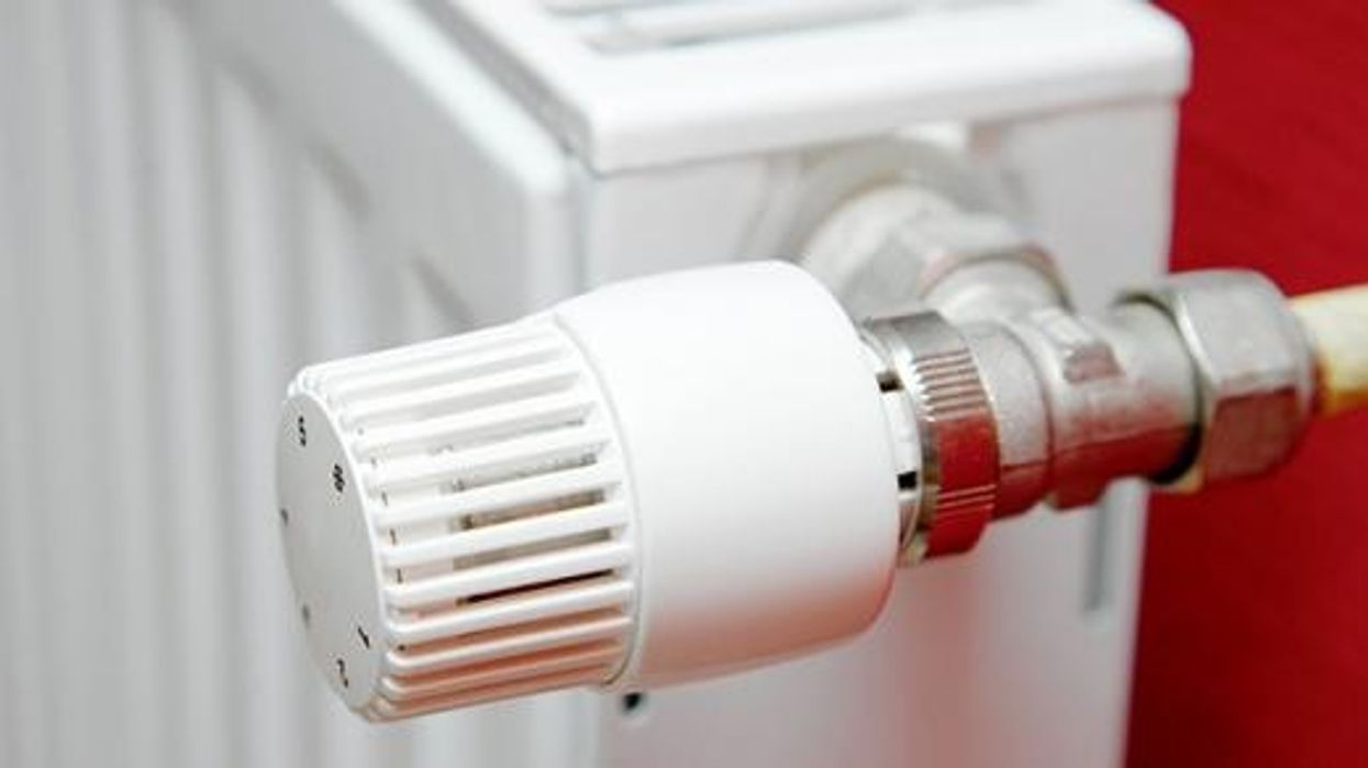 Komisioni parlamentar për mjedis votoi pro ndryshimeve ligjore për ngrohje të detyrueshme në ndërtesat e reja aty ku ka mundësi për qasje