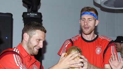2017/01/per-mertesacker-shkodran-mustafi.jpg