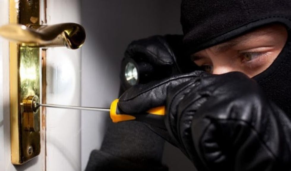 Arrestohen pesë persona për vjedhje të rëndë në Gjilan, gjësendet i kthehen pronarit