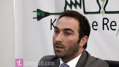 2017/03/Blerand-Stavileci-vendimet-e-Komitetit-Drejtues-te-TC-Kosova-e-Re-foto-Ridvan-Slivova-4.jpg