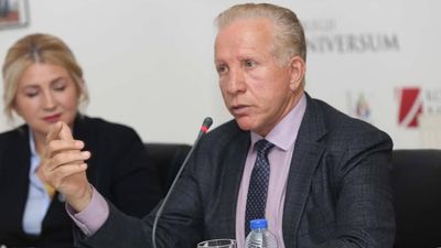 2017/04/pacolli-universum.jpg