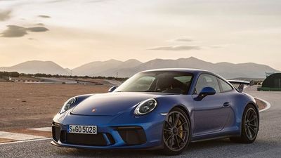 2017/05/Me-vetëm-një-modifikim-të-vogël-Porsche-911-arriti-rekord-në-pistë-foto.jpg