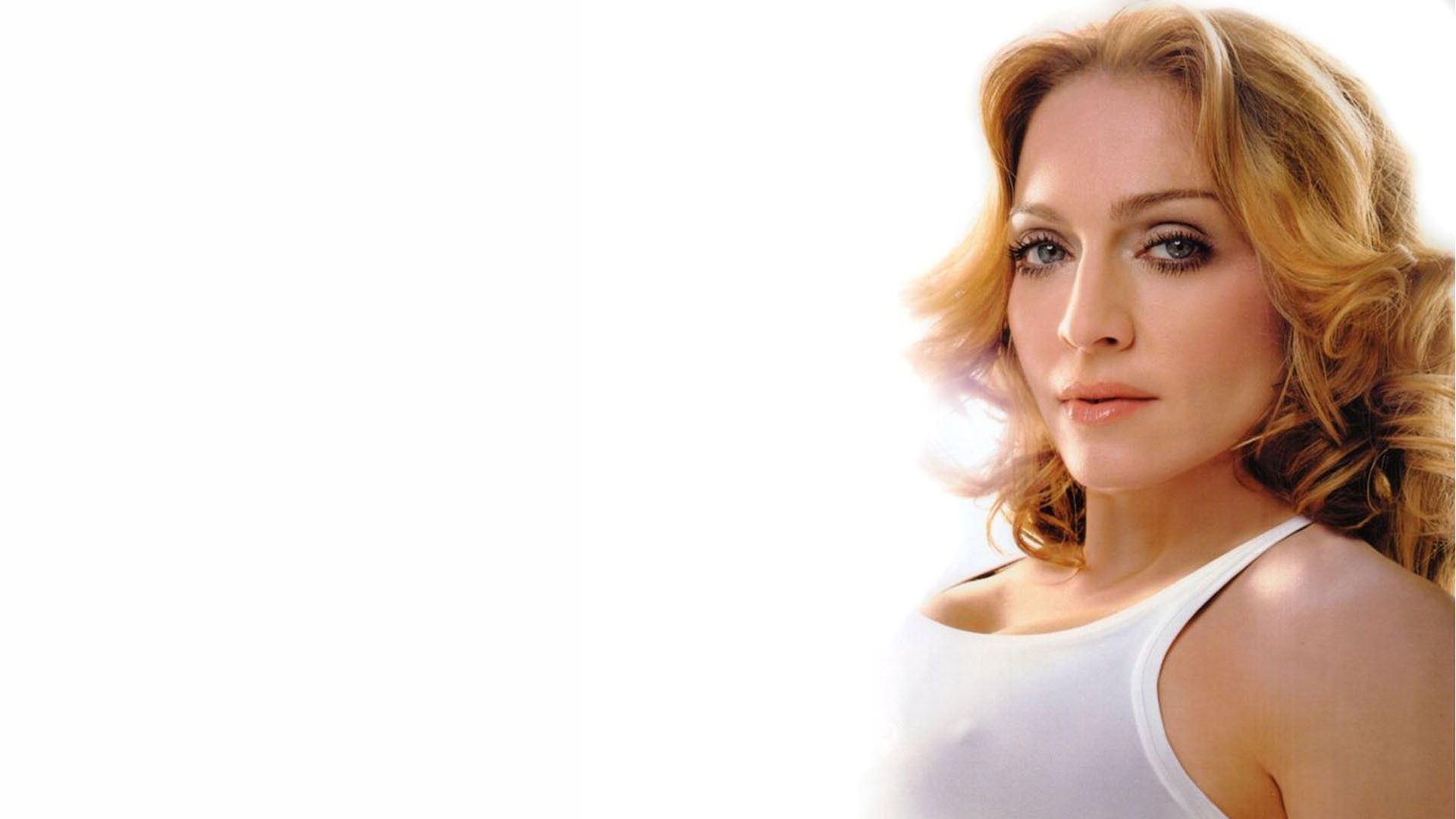 2017/05/madonna-wearing-sexy-white-tank-top-wallpaper-3627.jpg