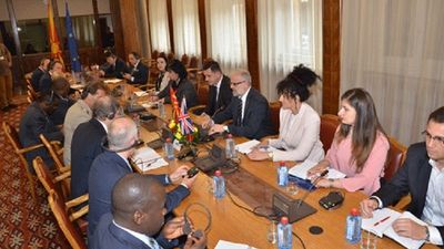 2017/05/Talat-Xhaferi-me-Kolegjin-mbreteror.jpg