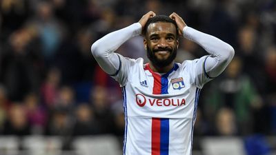 2017/07/Lacazette.jpg