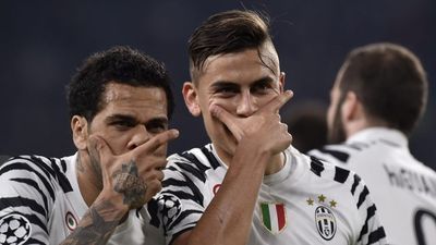 2017/07/alves-dybala.jpg