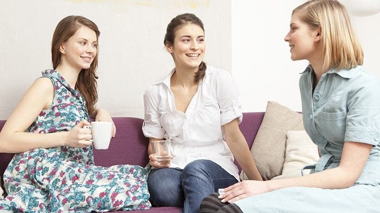 2011/12/o-WOMEN-TALKING-ON-COUCH-.jpg