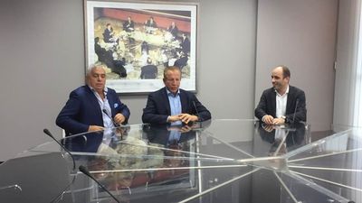 2017/08/pacolli_tavoline.jpg