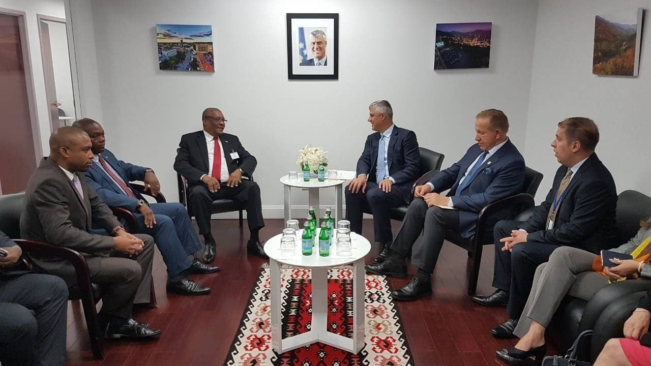 2017/09/Thaçi-Evaristo-do-Espírito-Santo-Carvalho.jpg