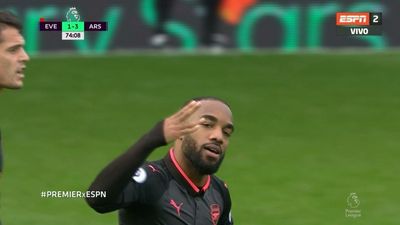 2017/10/lacazette.jpg