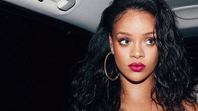 2017/10/Rihanna-fk.jpg