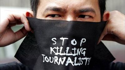 2017/12/04-11-journalist.jpg