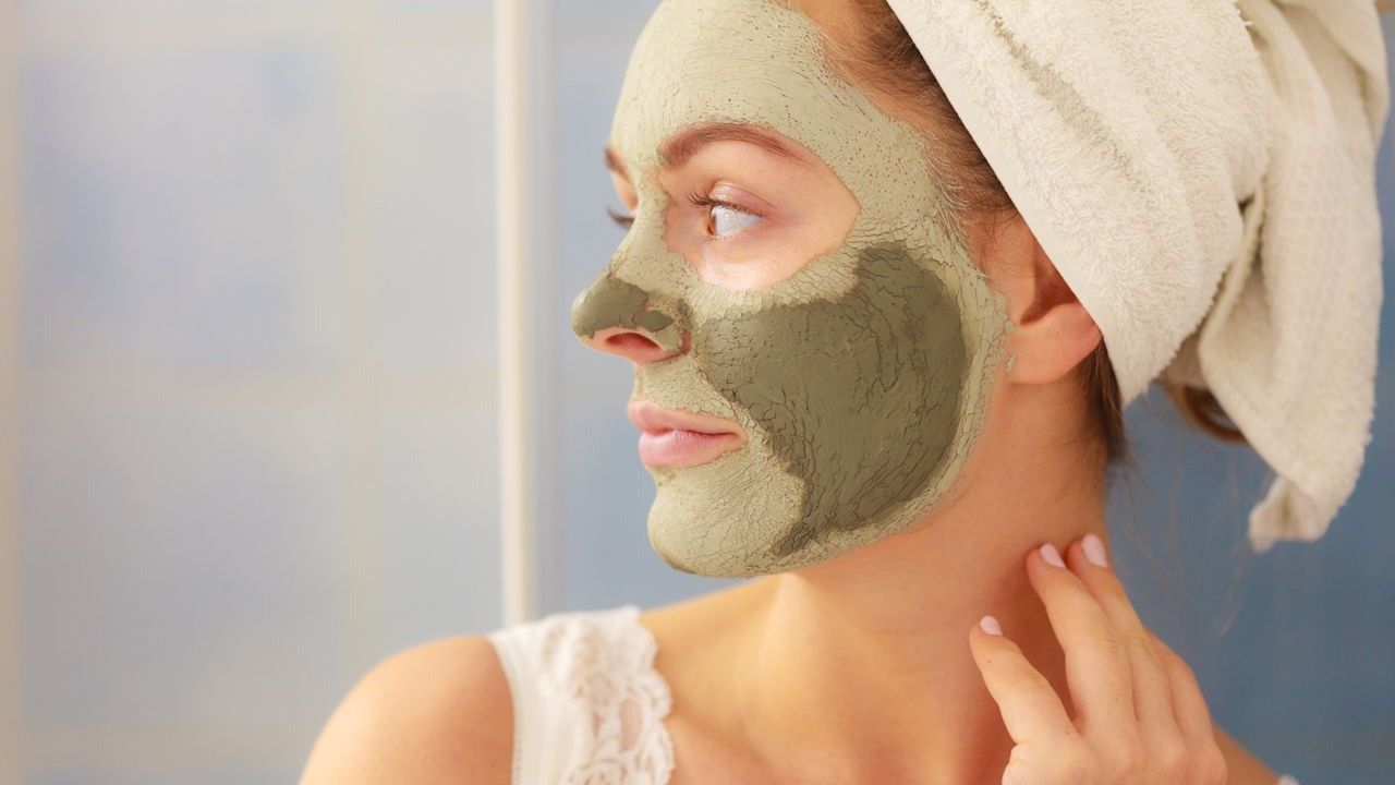 2018/06/1280-532181902-green-clay-mud-mask.jpg