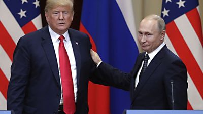 2018/07/16-donald-trump-vladimir-putin-2.w710.h473.jpg