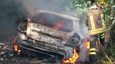 2018/08/vvf-incendio-auto-via-al-monte.jpg